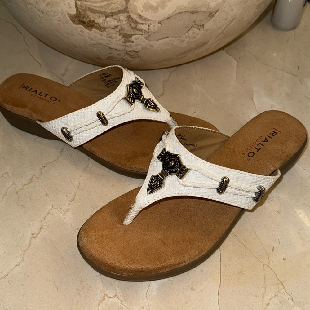 Rialto Bailee Thong Sandal